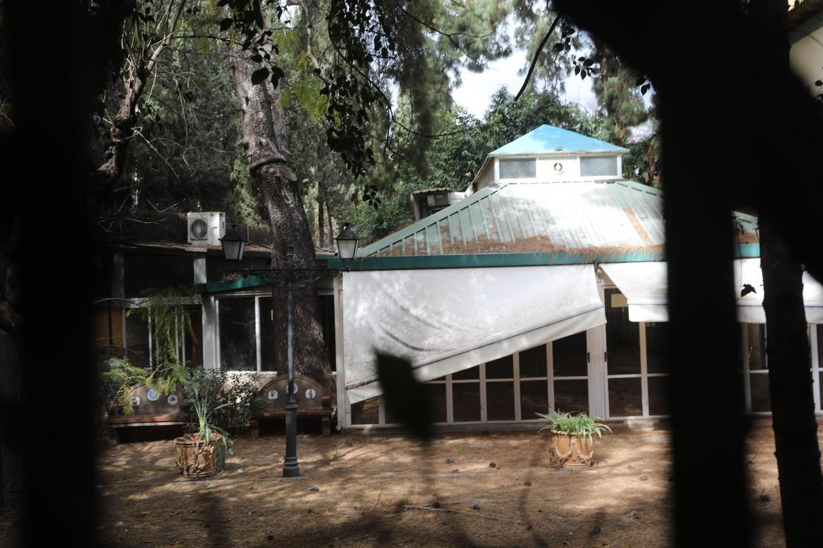 Degradación del chalet de Villa Amparo en Rocafort, ayer.