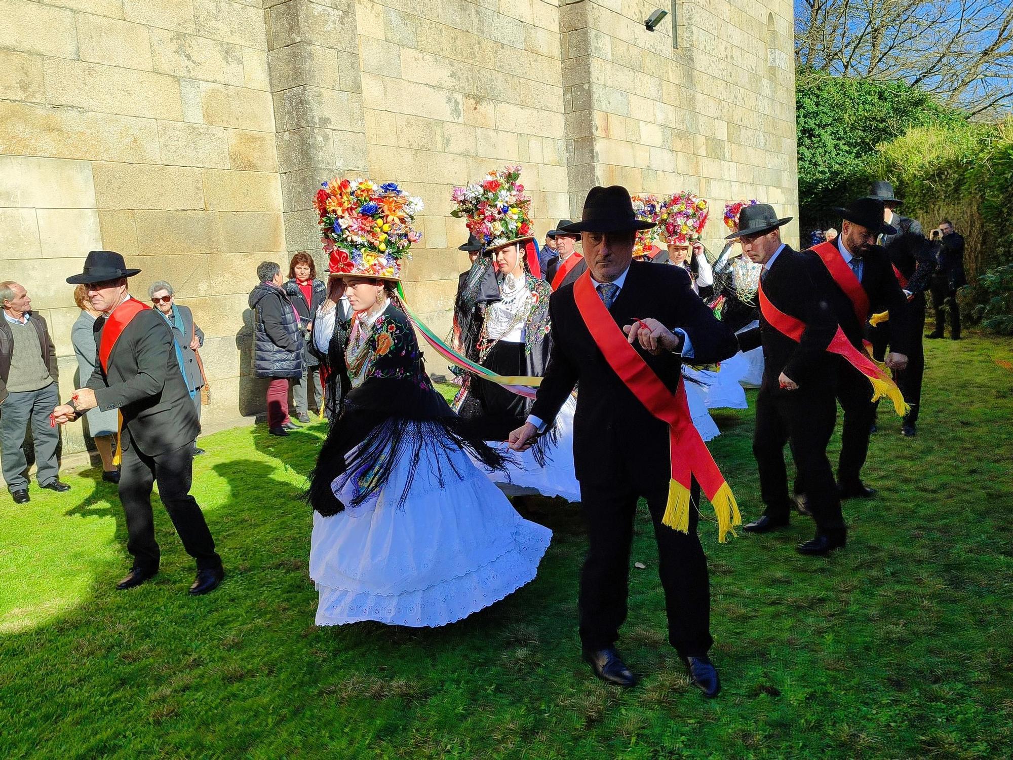 La Danza de las Flores conquista Aldán