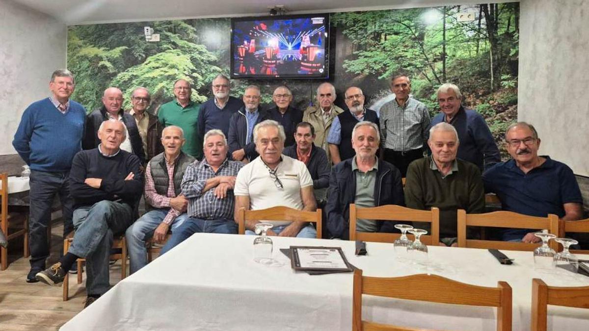 Xuntanza en Gondomar de artilleros por el 50 aniversario de su servicio