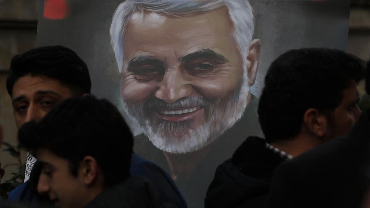 Homenaje a Qasim soleimani durante los funerales tras su asesinato