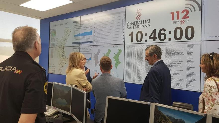 Visita de la consellera Bravo al centro de Emergencias.