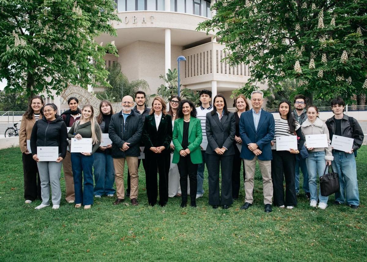 Entrega de becas.