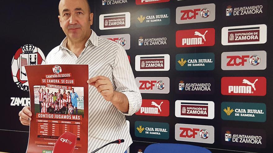 El presidente del Zamora CF, Segismundo Ferrero, presentó ayer la cuarta campaña de socios de su mandato.