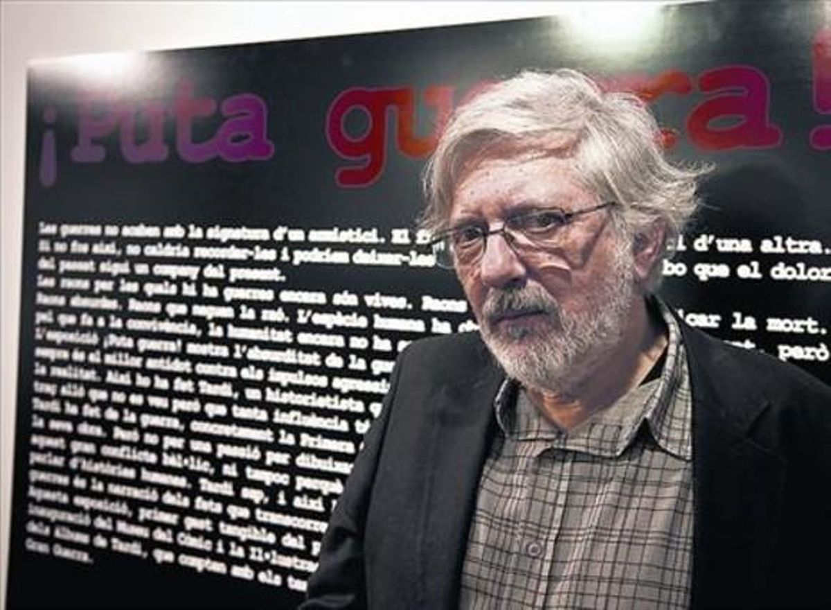 PARE I FILL 3René Tardi i el seu número de pres, el 1944; al costat, el seu fill Jacques (el 2010, a Barcelona), que s’autoretrata de nen amb ell (a dalt) al còmic.