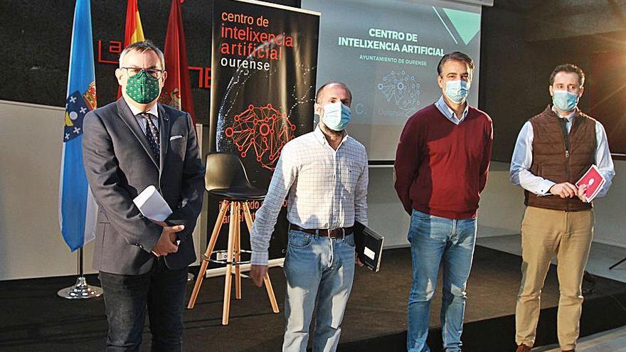 Jesús M. García, director UNED-Ourense; Jácome; Olivieri, director del centro de IA y Luis Babarro, presidente de AJE.   | // FARO