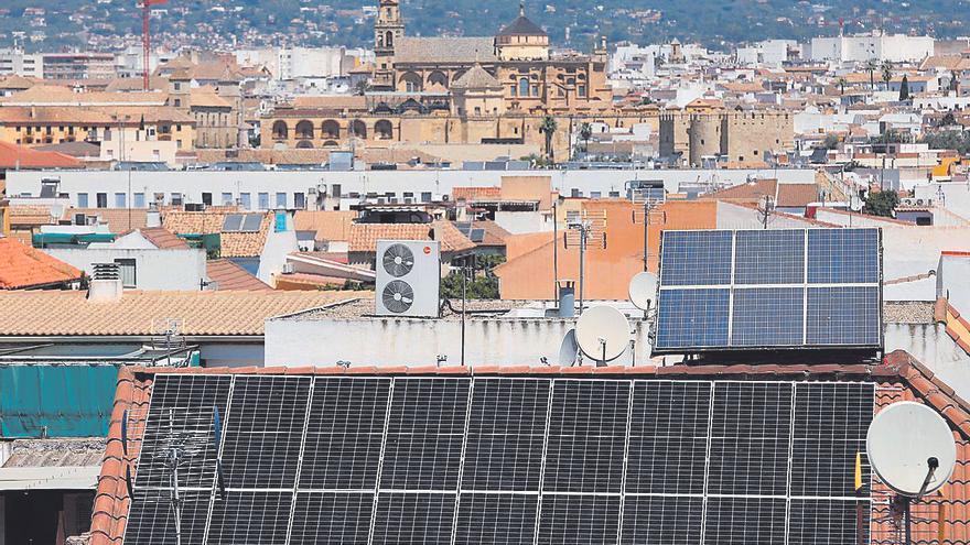 Urbanismo permitirá instalar placas solares con una declaración responsable salvo en el casco histórico