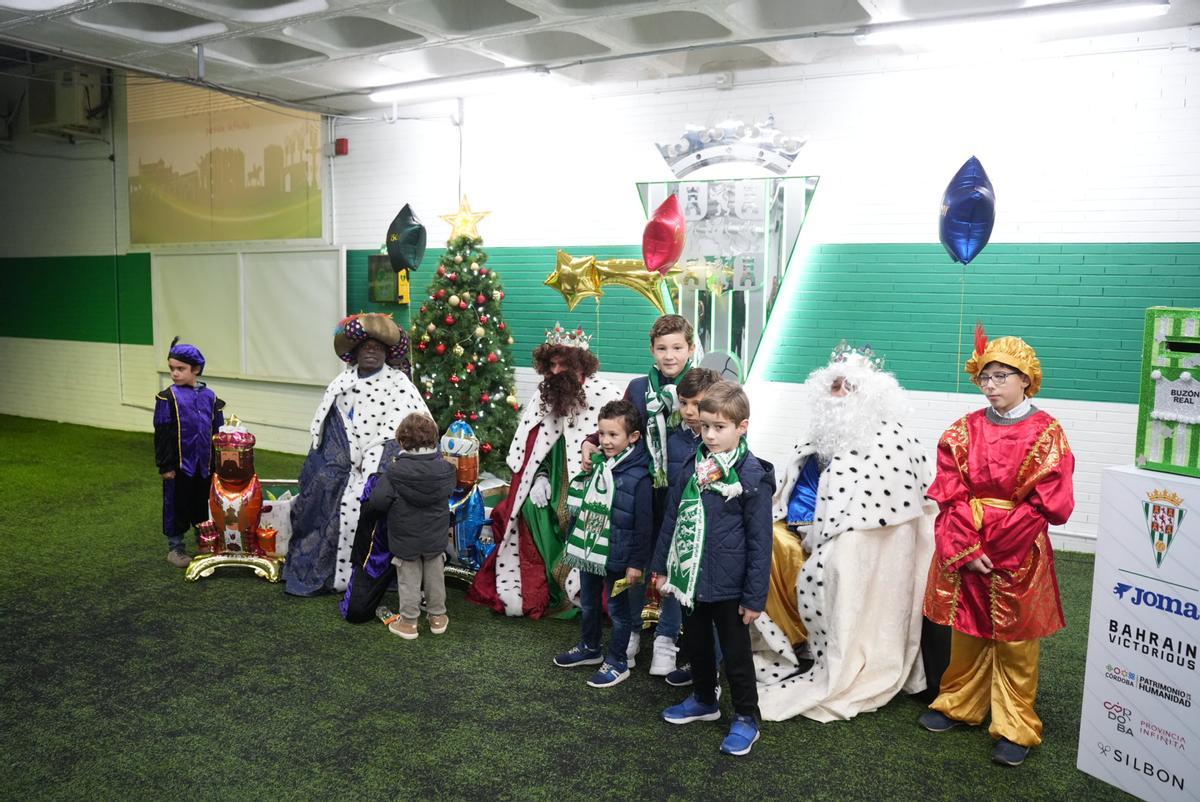 La recepción de Los Reyes Magos en El Arcángel, en imágenes