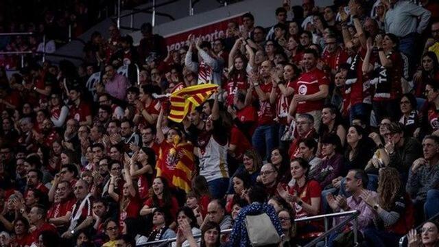 Gradas del Pabellón Príncipe Felipe abarrotadas de aficionados del Casademont Zaragoza.