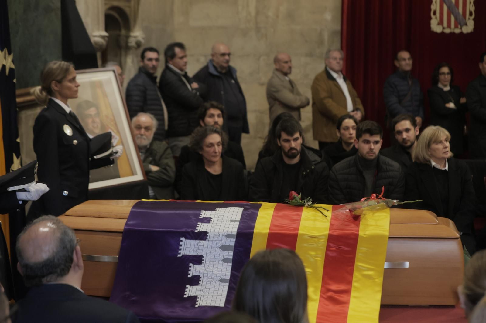 La capilla ardiente del expresidente de Baleares Francesc Antich, en imágenes