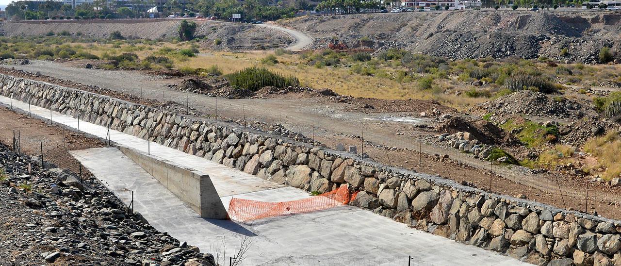 Infraestructuras para la canalización del cauce del barranco de ElVeril, en San Bartolomé de Tirajana.