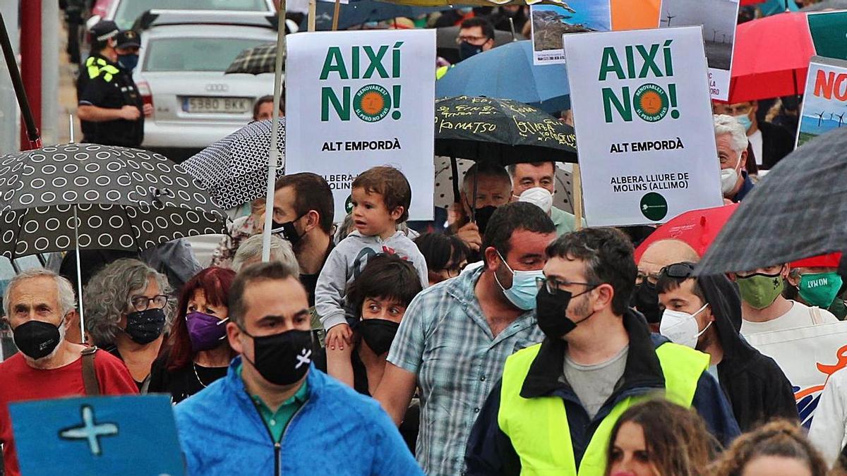 La manifestació va transcórrer pel passeig Marítim fins a la plaça de l’Univers