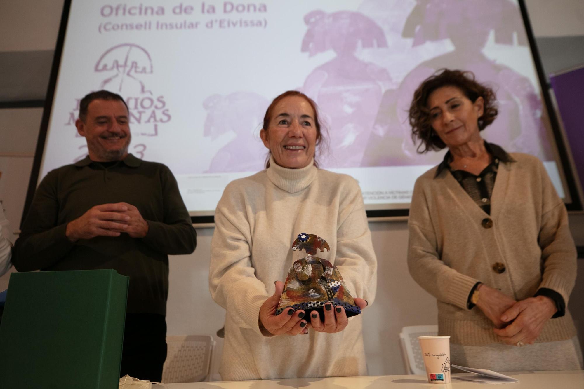 Descubre las fotos de la entrega del premio Menina a la Oficina de la Dona