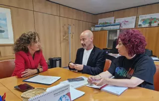Ledo promete "diálogo permanente" con los docentes en su primera reunión