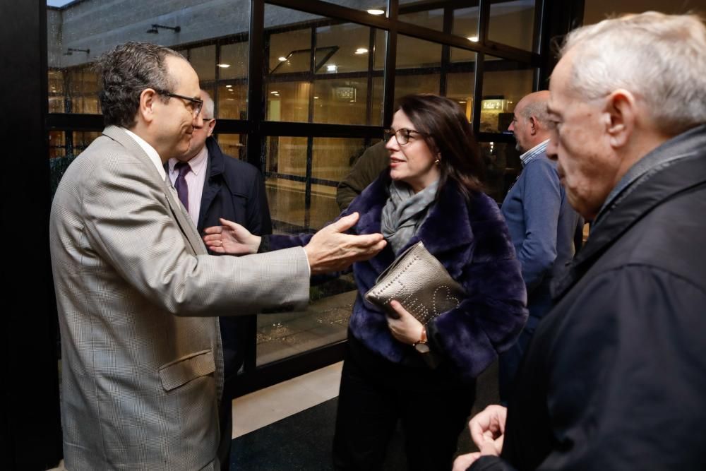 Emotiva despedida a Julio Puente en el tanatorio de Cabueñes