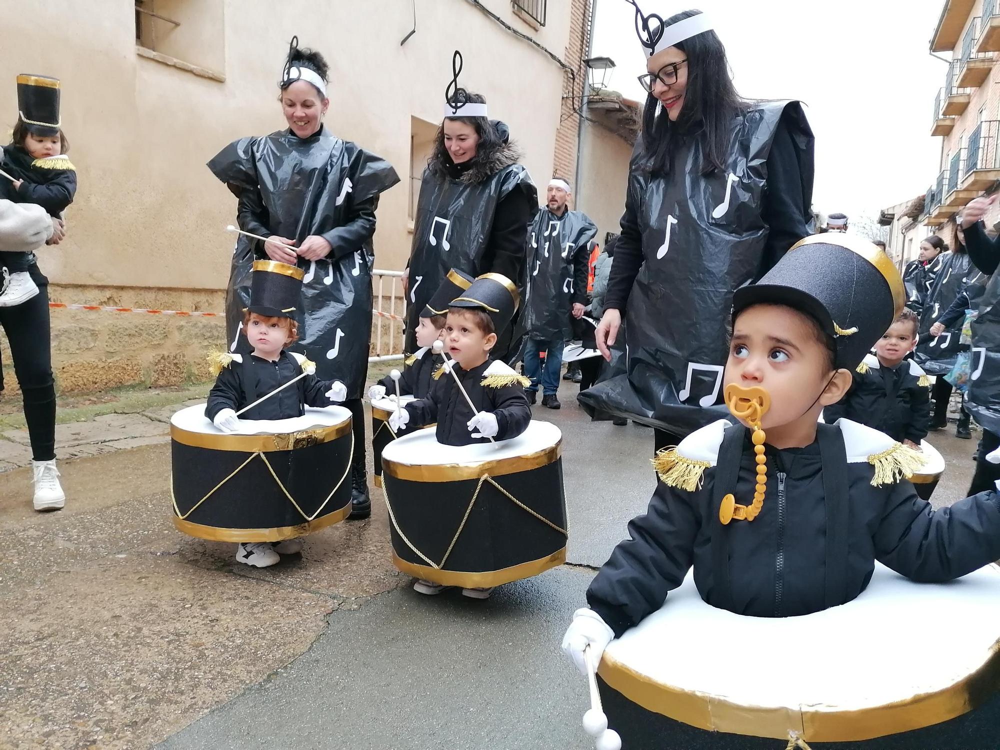 GALERÍA | El desfile de los "chupetines" inaugura el Carnaval de Toro