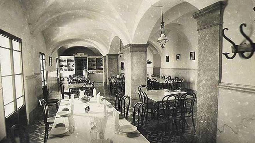 Imagen del comedor del restaurante de Sant Salvador, en 1927 tras abrir sus puertas.