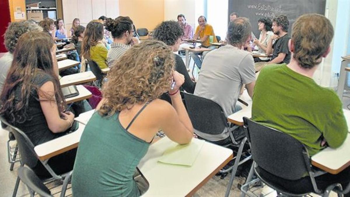 Presentación del curso 8 Posibles alumnos de Estàrter, la pasada semana en la Fabra i Coats.