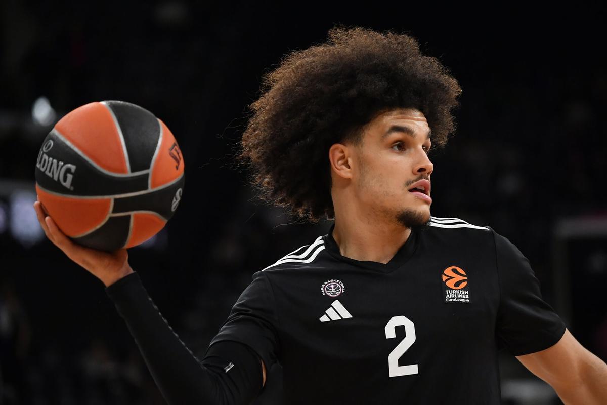 Nadir Hifi, del Paris Basketball en foto de archivo de Julien Mattia