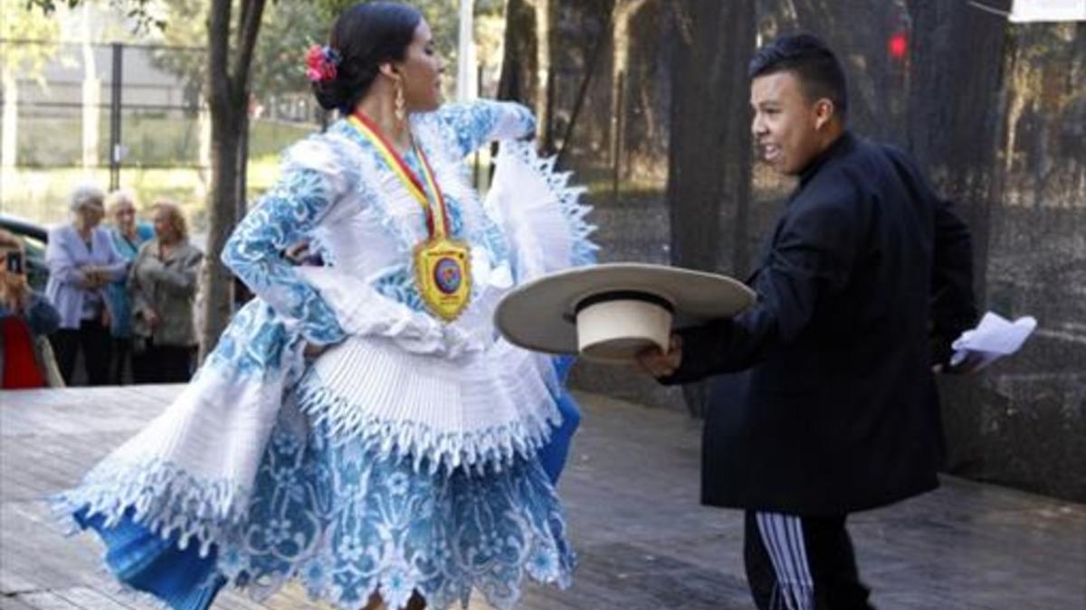 Baile 8 Una danza de miembros de la asociación Los Botijas.