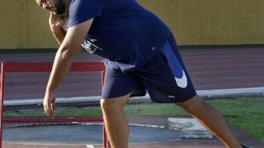 Vivas firma 20.39 metros en su test en Carranque previo al Europeo