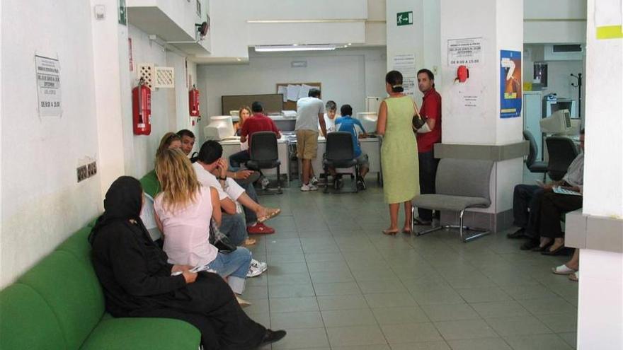 El paro baja en 7.400 personas en el tercer trimestre en Extremadura