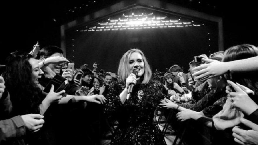 Adele confiesa que sufrió depresión postparto