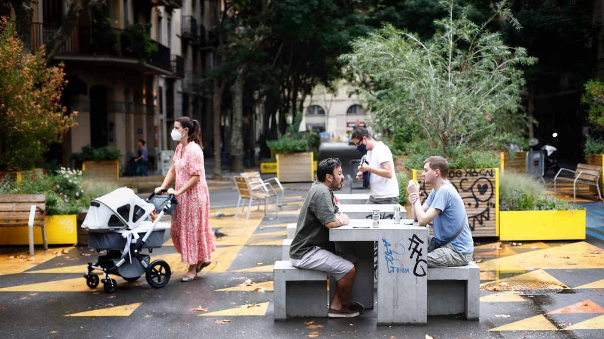 Dreta i esquerra s’atrinxeren a favor o en contra del tramvia i les superilles a Barcelona