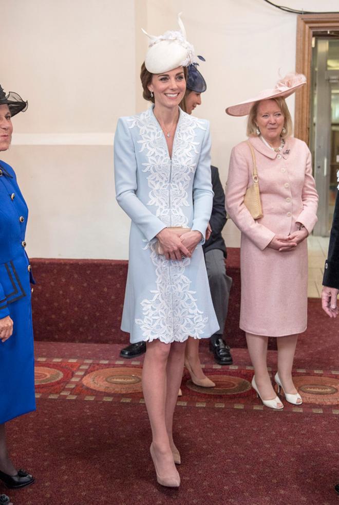 Kate Middleton con abrigo azul