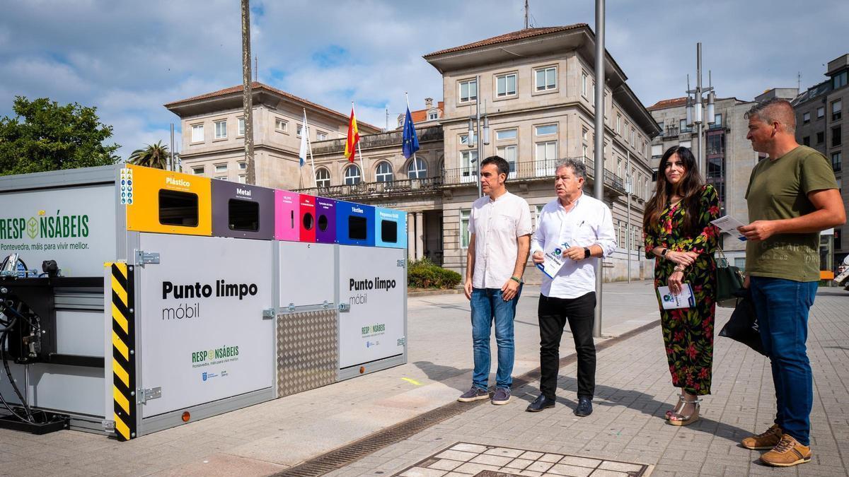 Pontevedra despliega un punto limpio móvil para acercar el reciclaje a los barrios