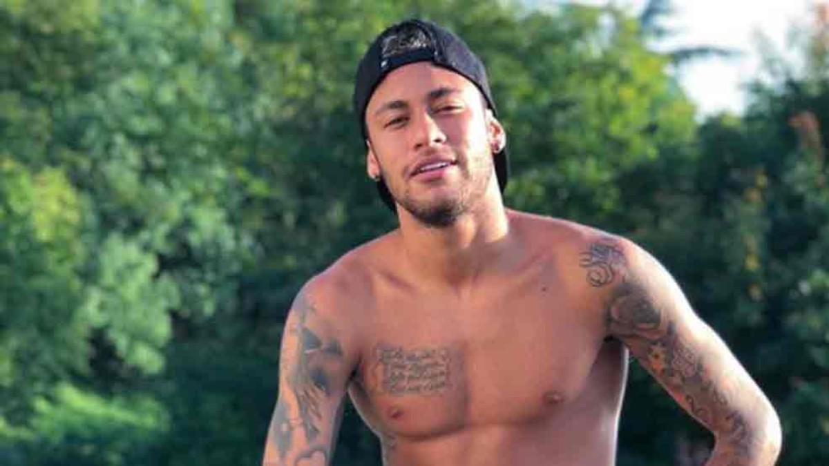 Neymar se ha hecho tatuar nuevos mensajes