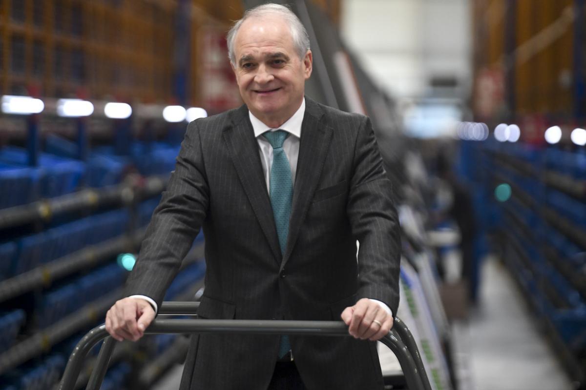 Antonio Mingorance, dentro de una de las dependencias de Bidafarma.