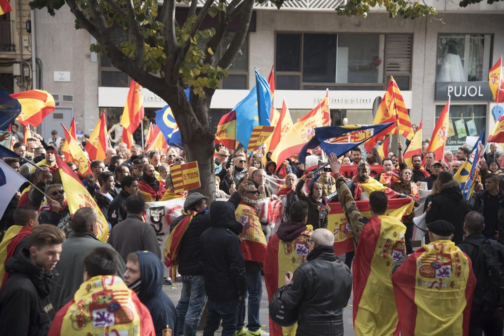 La manifestació per la unitat d''Espanya aplega unes 700 persones a Manresa