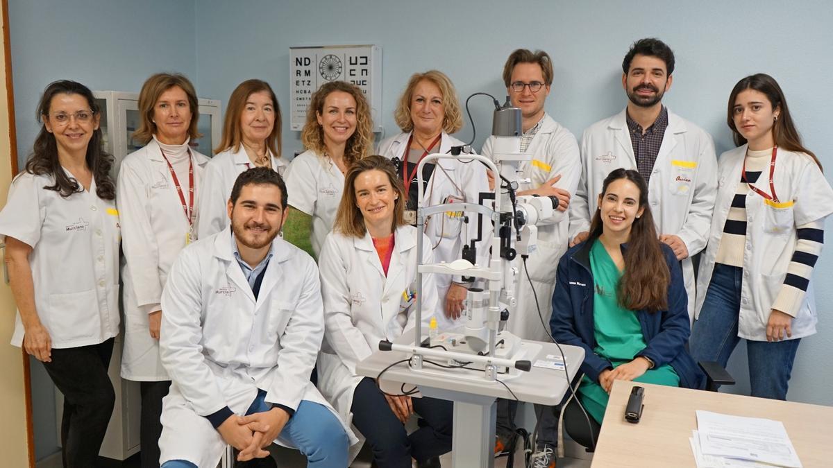 Profesionales del equipo de reconstrucción ocular del hospital Virgen de la Arrixaca.