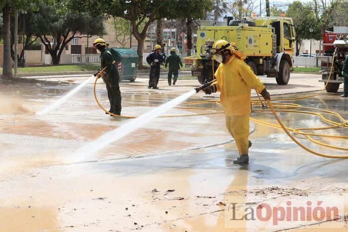 Limpian Los Alcázares tras las fuertes lluvias de los últimos días