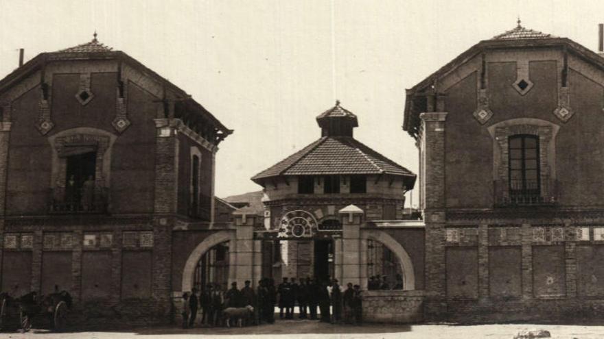 Fachada del antiguo viejo matadero, construido a finales del siglo XIX en las cercanías de la Algameca Chica.