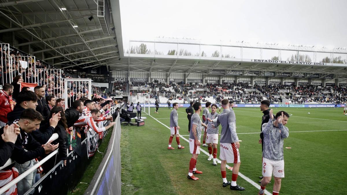 EN IMÁGENES: El Sporting cae derrotado en el último minuto ante el Burgos en El Plantío