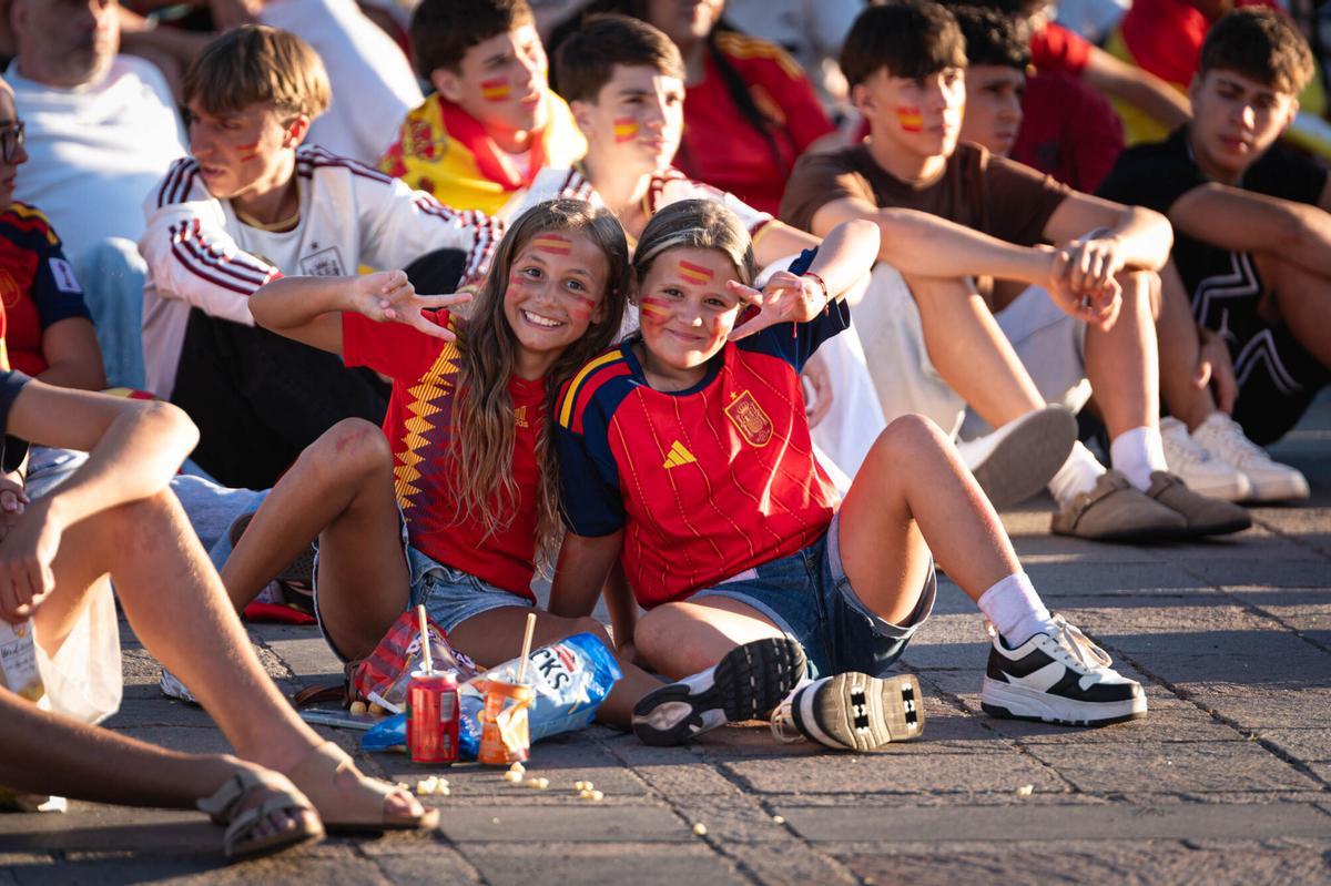 Ambiente de la afición tinerfeña en el Francia - España