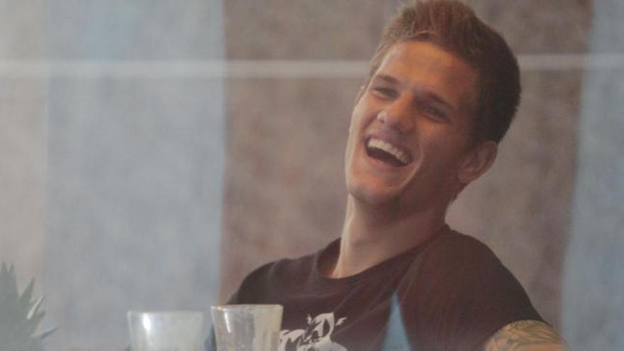 Valencia y Manchester City negocian por Zuculini