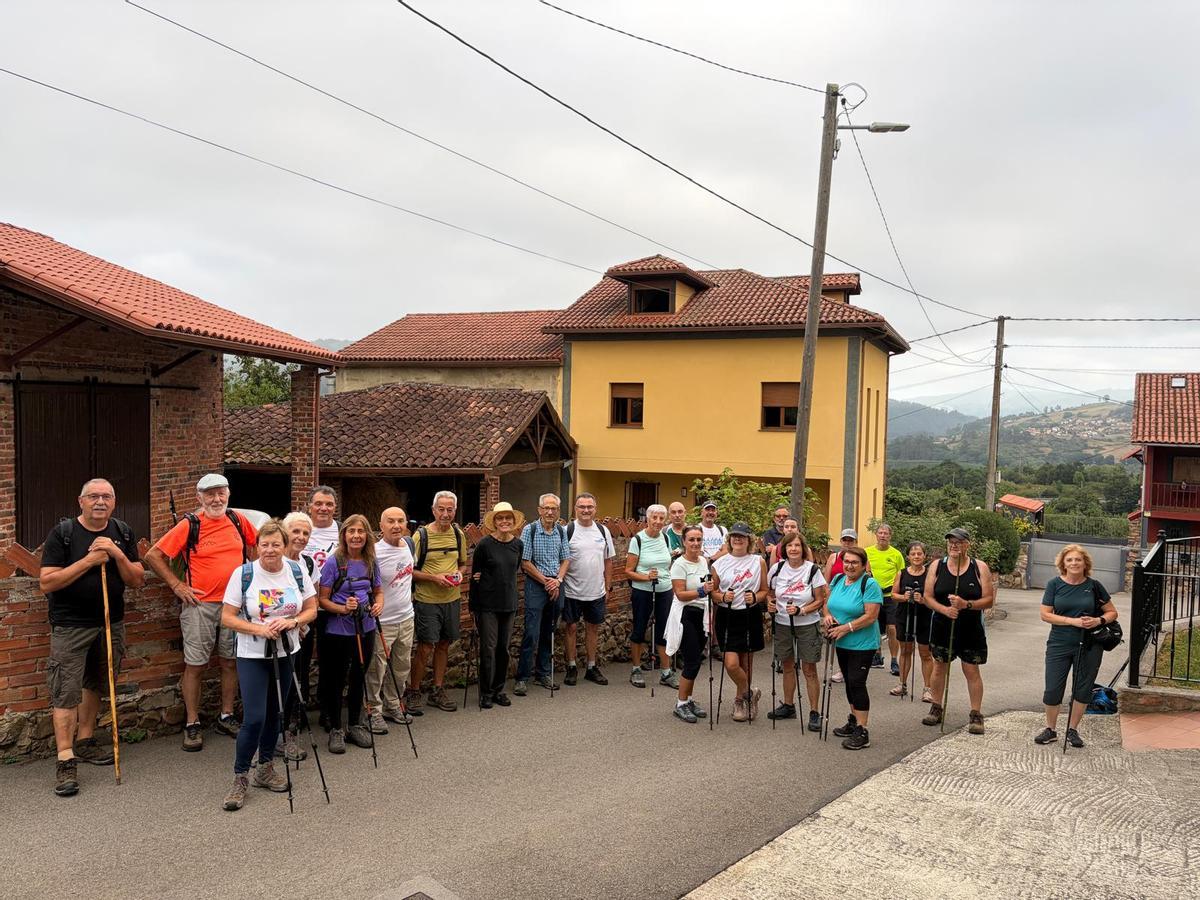 Las rutas por Grado del Grupo Montañero Moscón, en imágenes