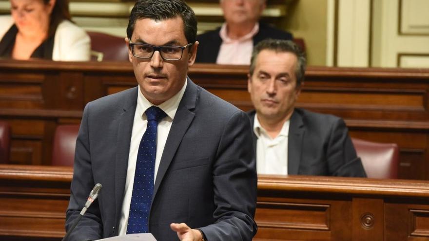 Pablo Rodríguez, en el Parlamento de Canarias.