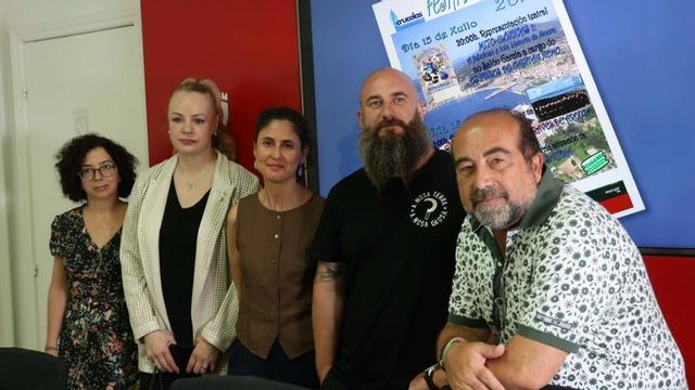 Los colectivos implicados en la organización durante la presentación en el Concello. |  Noé Parga