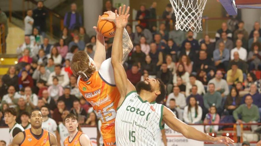 El Coto Córdoba busca la reacción en Gijón para seguir en la pelea por el liderato