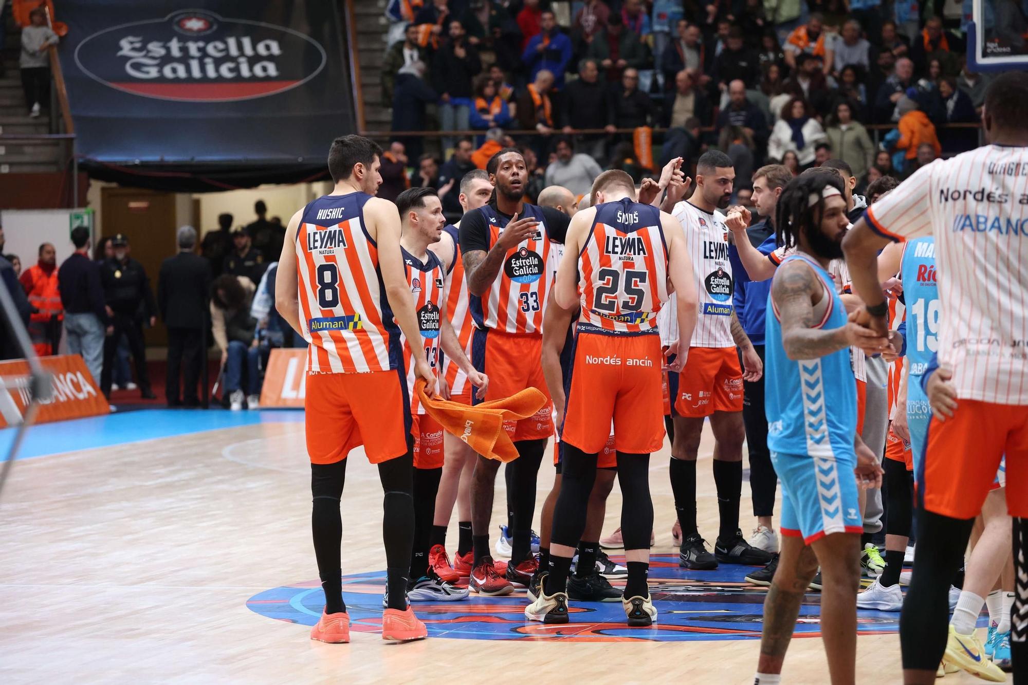 El Coliseum de A Coruña vivió su primer derbi de baloncesto