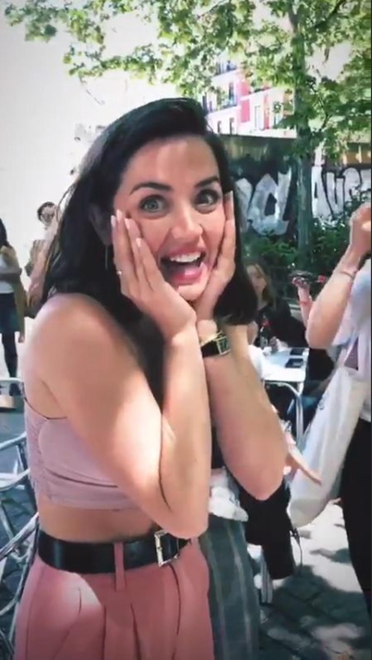 Ana de Armas contentísima de ver el peque de Elena Furiase.