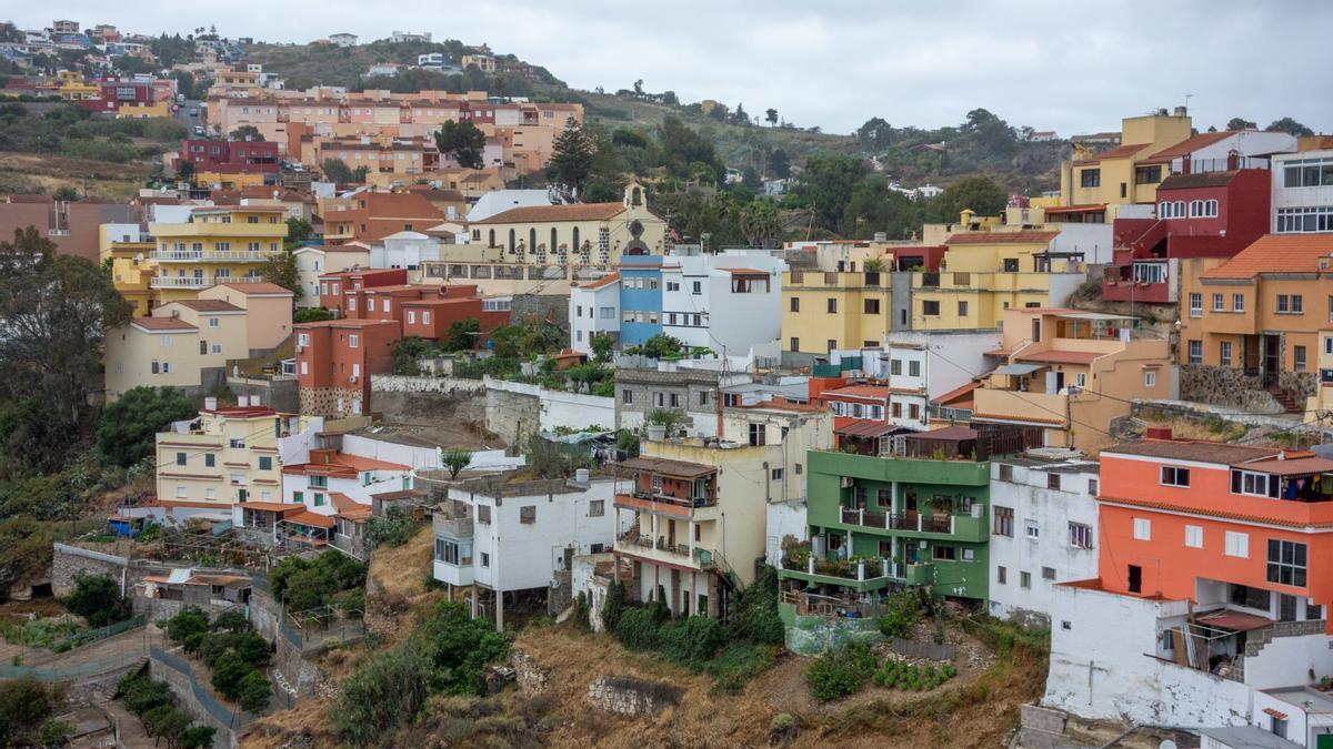 Tiempo en Canarias: la Atalaya de Santa Brígida, en Gran Canaria, con nubes y claros.