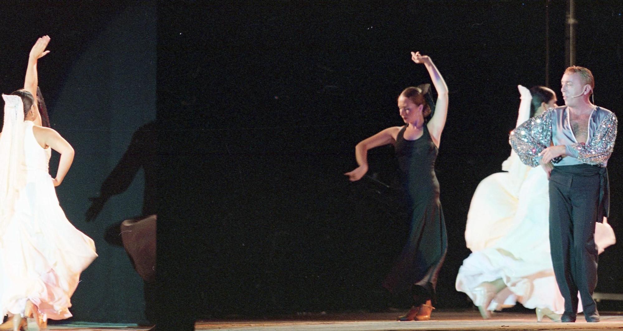 Así fue el homenaje a Miguel de Molina escenificado en la Fira de Xàtiva de 2022