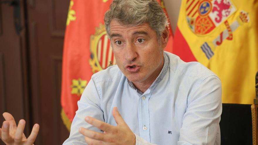 El alcalde de Orihuela rechaza pactar con el fiscal y se sentará en el banquillo por delitos contra la Hacienda Pública y falsedad documental