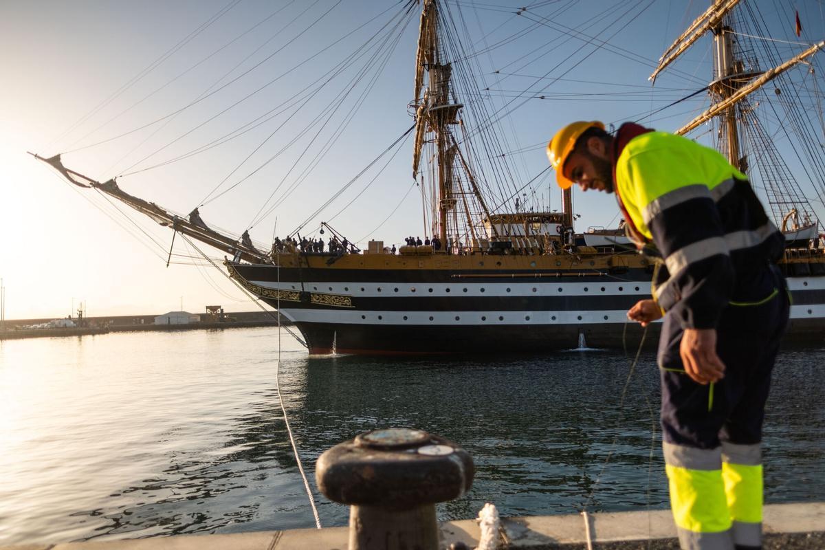 Llegada del barco 'Amerigo Vespucci' a Santa Cruz de Tenerife
