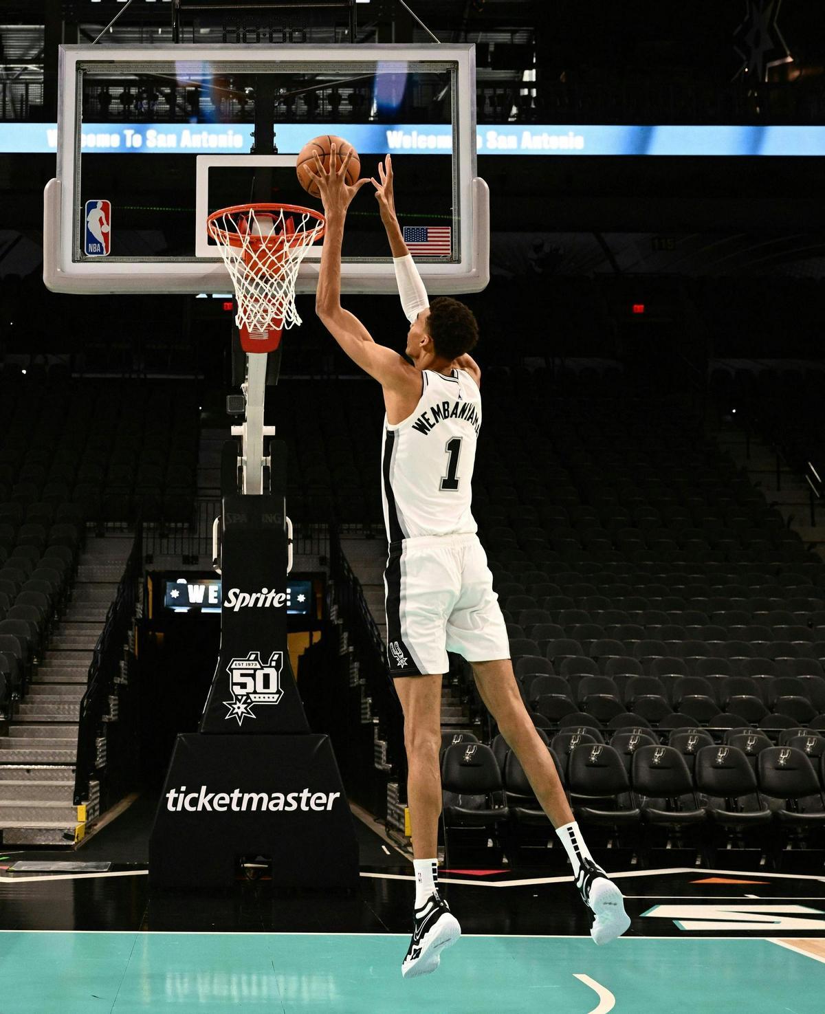 ¡Por fin llegó el día! Wembanyama se viste de corto con los Spurs ¡Por fin llegó el día! Wembanyama se viste de corto con los Spurs