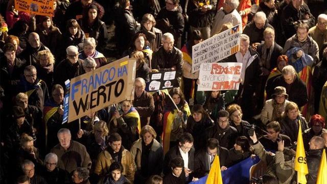Imagen de la concentración en la plaza de Sant Jaume.